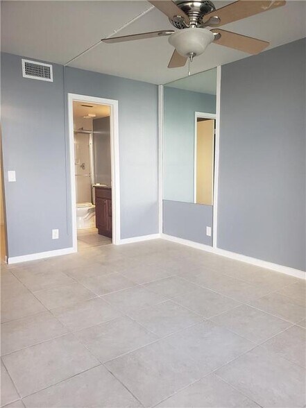 Building Photo - 109 Lake Emerald Dr