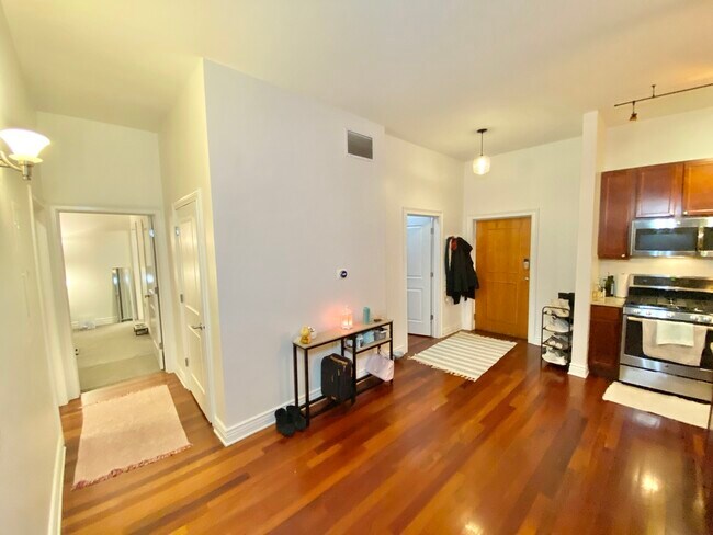 Building Photo - 3300 W Irving Park Rd