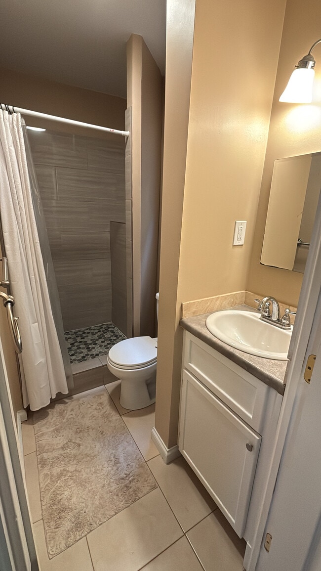 Building Photo - 12010 Paul Ave