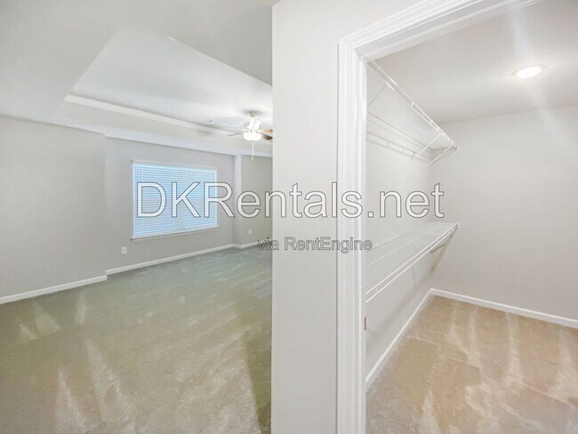 Building Photo - 1466 Fern Ridge Ln