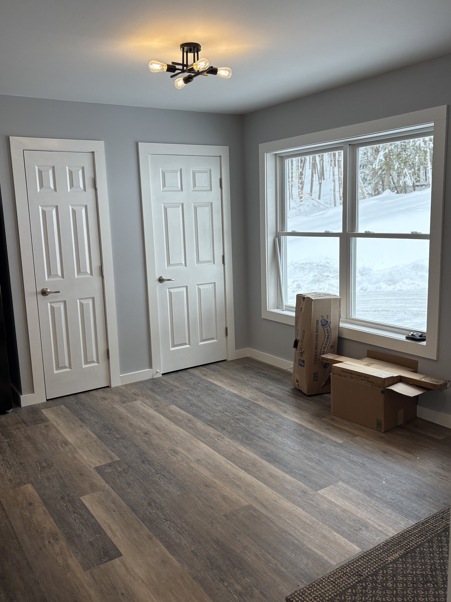 Entry with eat in kitchen dining area - 867 Upper Pleasant Valley Rd