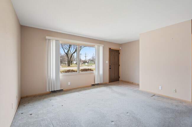Building Photo - 537-541 N Edgelawn Dr
