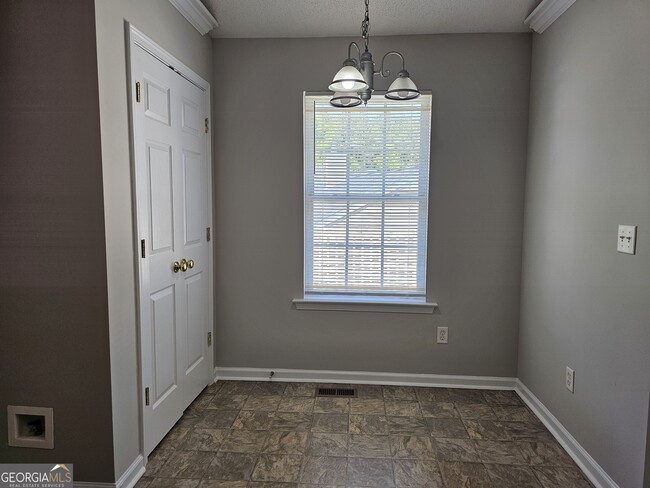 Building Photo - 502 Stonewood Pl