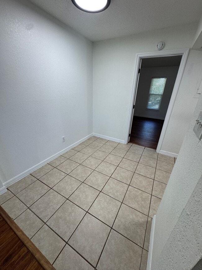 Building Photo - 1751-1 NE 2nd Street-