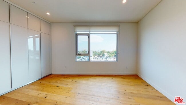 Building Photo - 938 Orange Grove Ave
