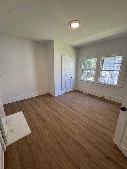 Building Photo - 1097 Edna Pl