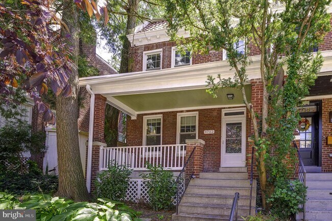 Building Photo - 3712 Garfield St NW