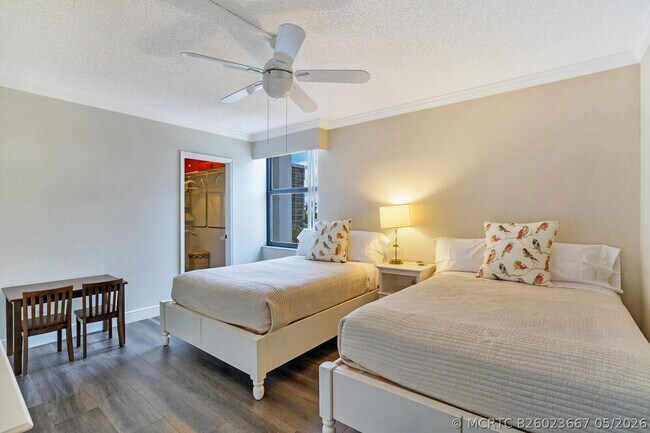 Building Photo - 4748 S Ocean Blvd