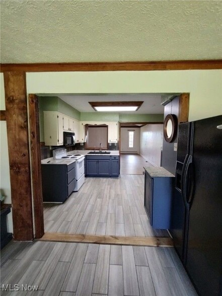Kitchen - 14301 Galehouse Rd