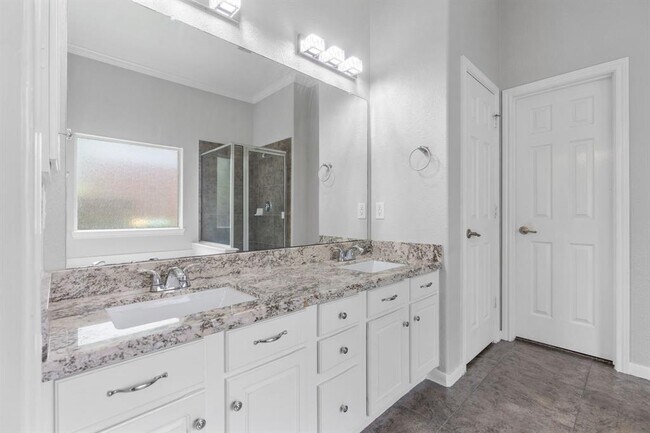 Building Photo - 42 Ebony Oaks Pl