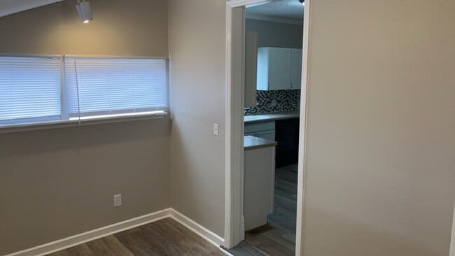 Building Photo - 1150 Creighton Ave