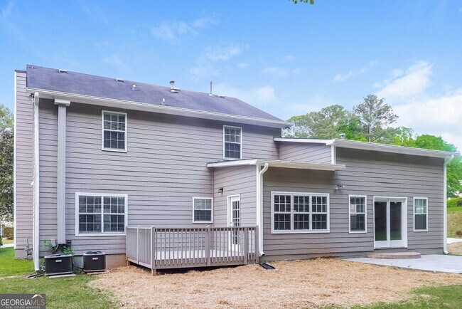 Building Photo - 220 Chesterfield Ct