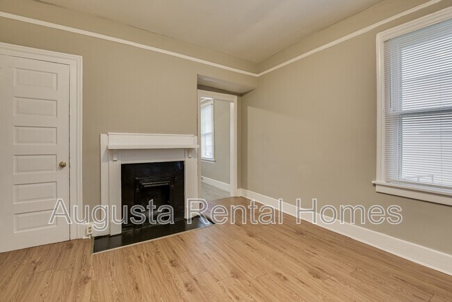 Building Photo - 104 Ellis St