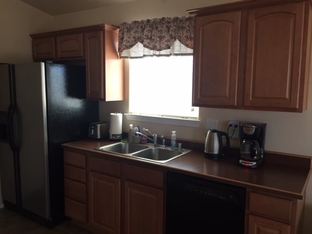 Building Photo - 3 Bedroom, 2 Bathroom Home near Unser & La...