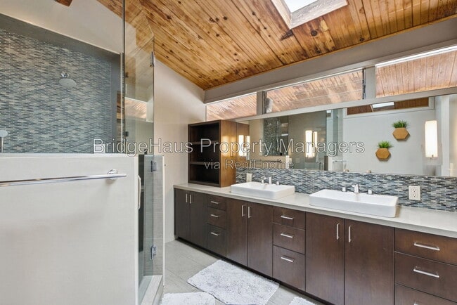 Building Photo - 1541 Garrison Pl