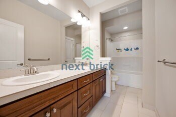 Building Photo - 5 BED & 4.5 BATH FOR RENT