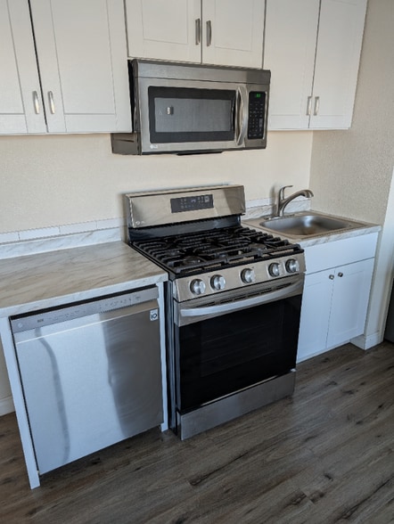 Building Photo - 618 Gambell St