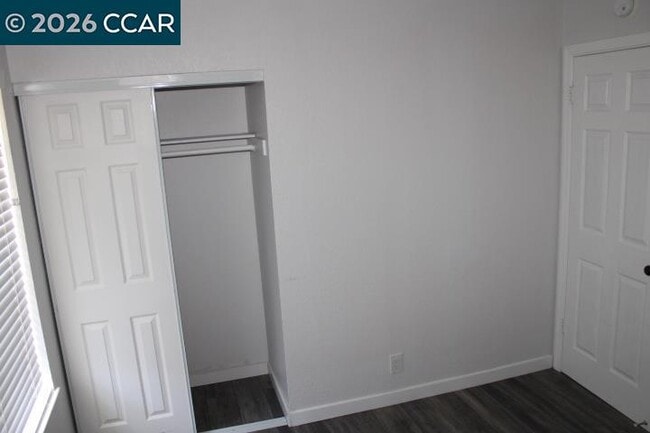 Building Photo - 130 Aster Ct