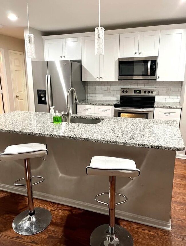 Building Photo - 3120 Creedon Dr