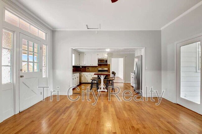 Building Photo - 115 Church Aly