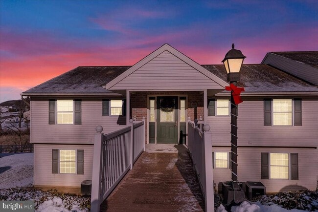 Building Photo - 630 Pine St