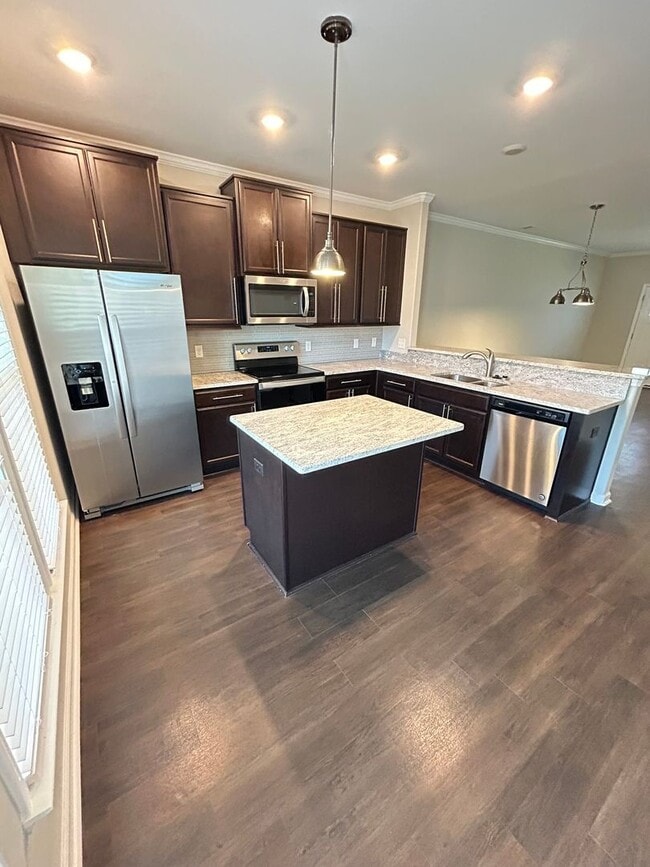 Building Photo - First month FREE! 3 Bedroom/ 2.5 Bathroom Berwick area in Savannah, GA