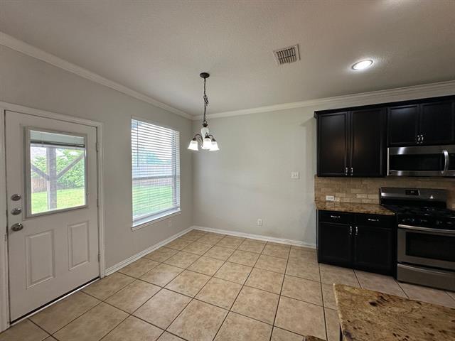 Building Photo - 404 Tarpan Trail