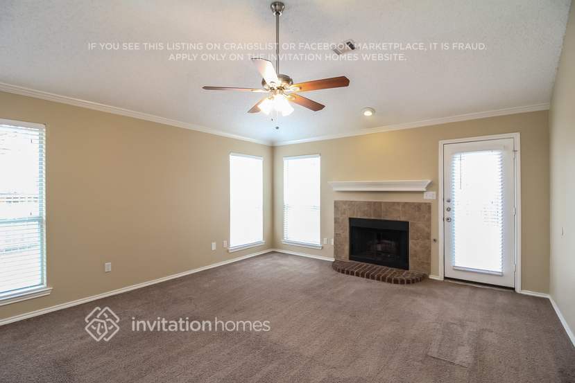 Building Photo - 2076 Rushmore Ct