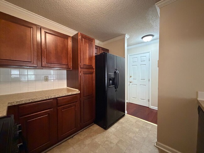 Building Photo - 3 or 4 Bedroom / 3.5 Bath Condo Kingsport, TN 37663