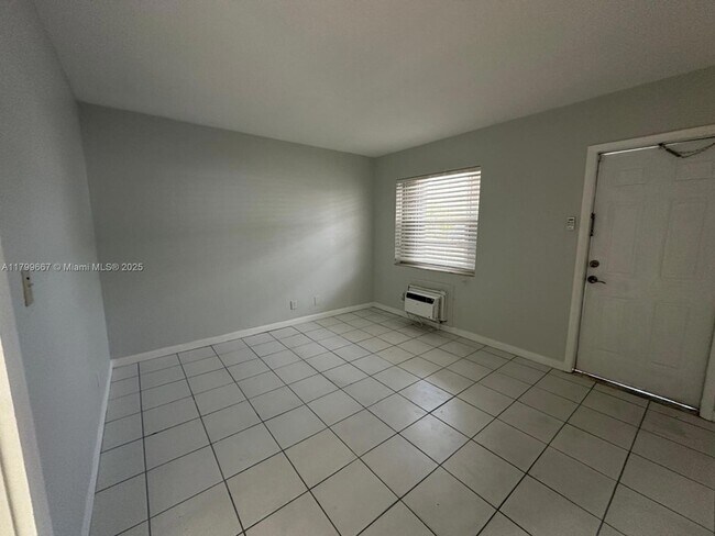 Building Photo - 2916 Funston St