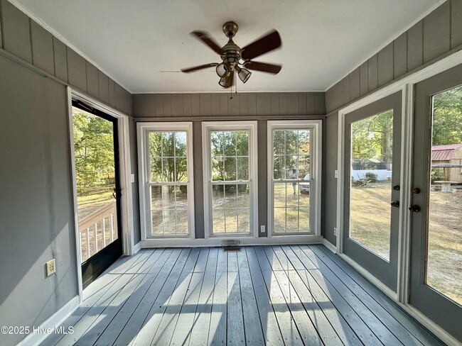 Building Photo - 808 Aspen Ln