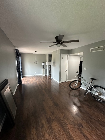 Building Photo - 2133 Quail Creek Dr