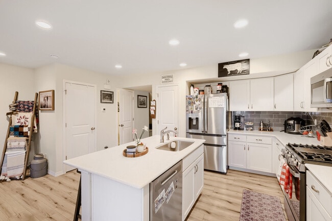 Building Photo - 8023 Nico Way