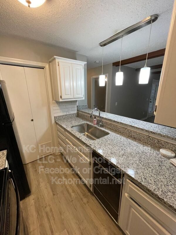 Building Photo - 12013 W 58th Pl