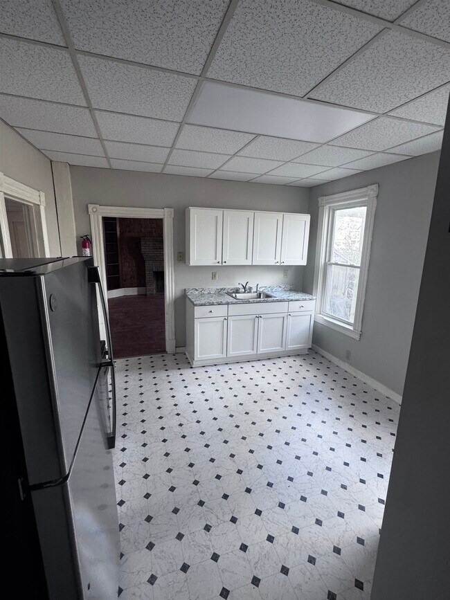 Building Photo - 220 Broad St