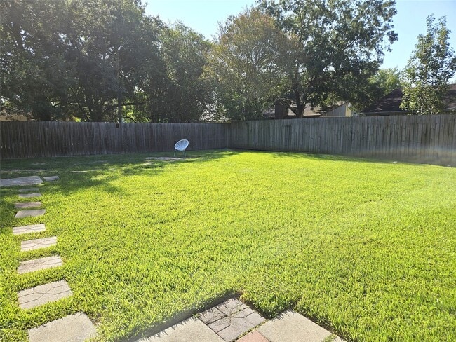 Building Photo - 2513 Knoxville Dr