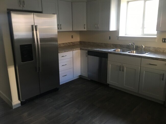 Building Photo - 1461 Wild Rose Way