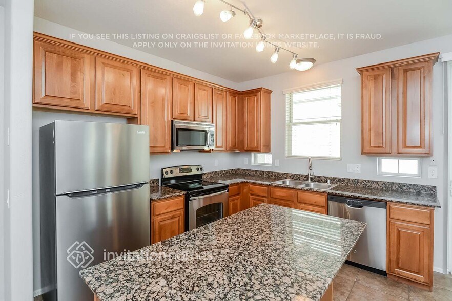 Building Photo - 10135 E Isleta Ave