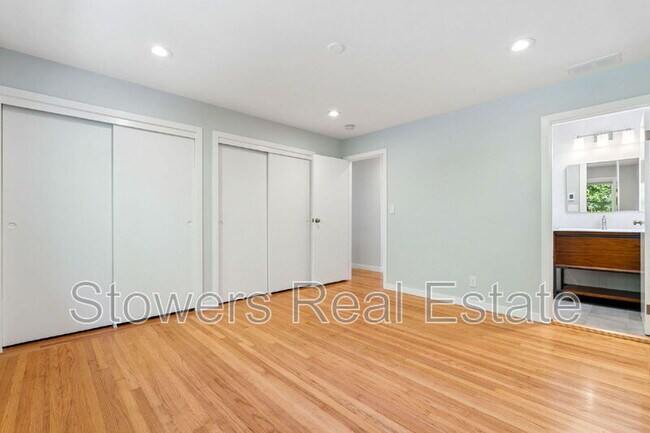 Building Photo - 1099 Larch Ave