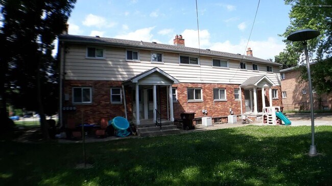 Building Photo - 726 Edgemont Blvd