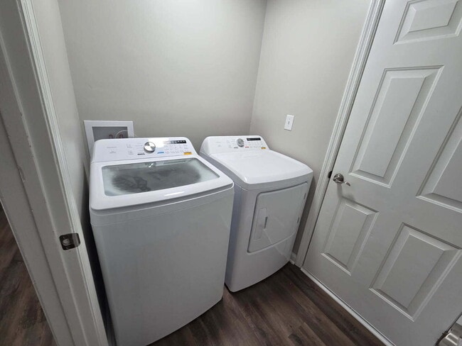 Building Photo - 2539 Danielle Ln