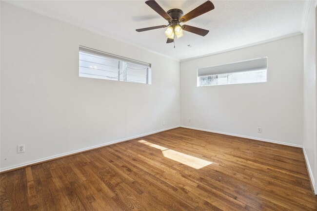 Building Photo - 1601 Park St