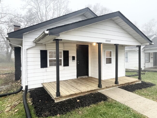 Building Photo - 2 Bedroom Home with gravel driveway for off-street parking