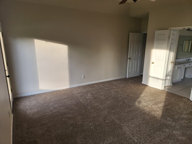Master Bedroom - 23323 Wolfs Crossing Ct