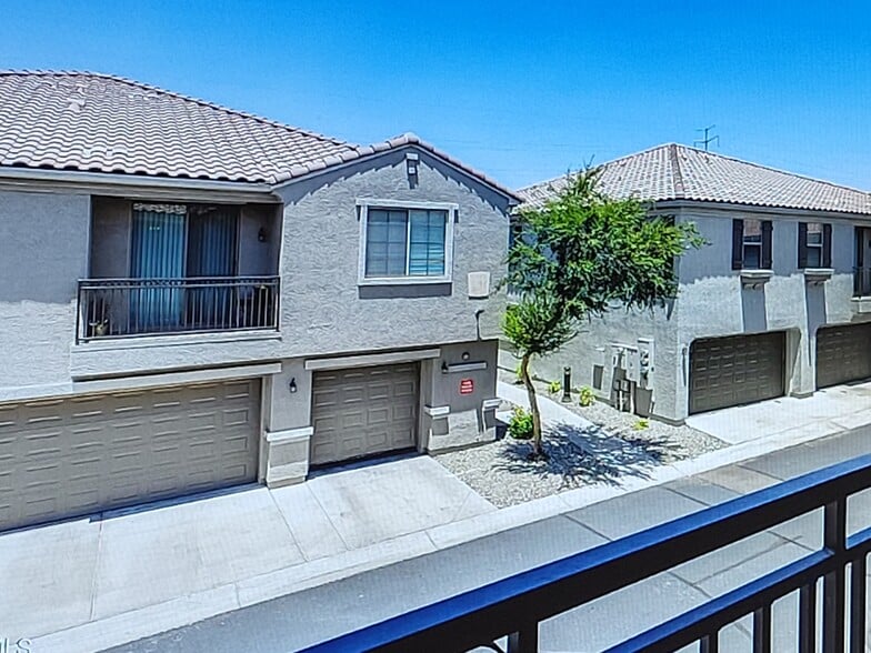 Building Photo - 2813 E Dunbar Dr