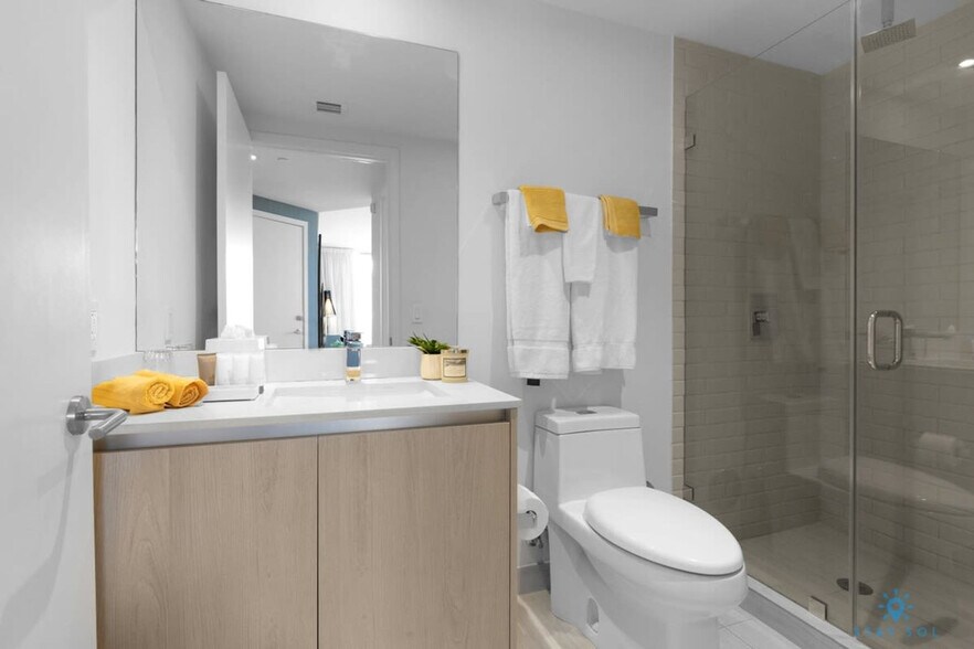 Building Photo - 4010 S Ocean Dr