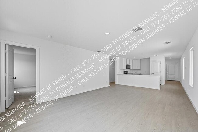 Building Photo - 6433 Middlebury Dr