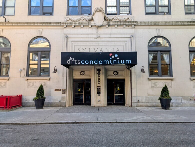 Building Photo - 1324 Locust St