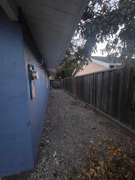 Building Photo - 1742 Orlando Dr