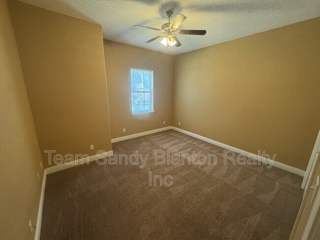 Building Photo - 7071 Lake Joanne Dr